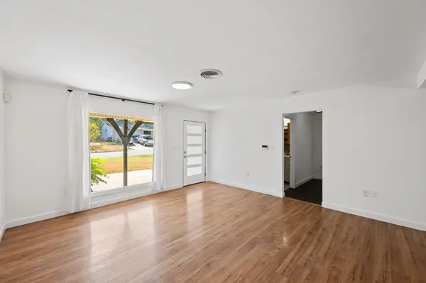 6802 Columbia DR, Austin, TX 78723