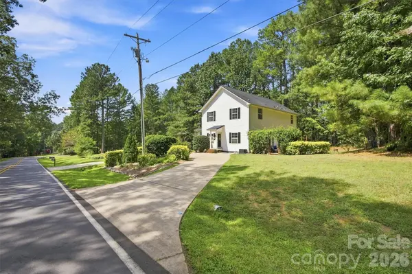 3686 Lake Bluff DR, Sherrills Ford, NC 28673