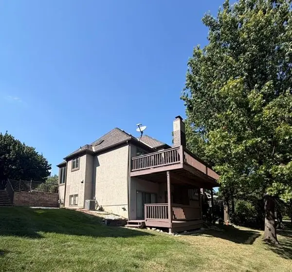 12805 Cedar ST, Leawood, KS 66209