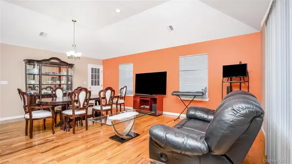34 Nassau AVE, Glen Cove, NY 11542