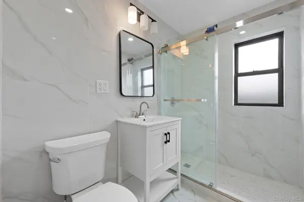 11464 204th ST, Saint Albans, NY 11412