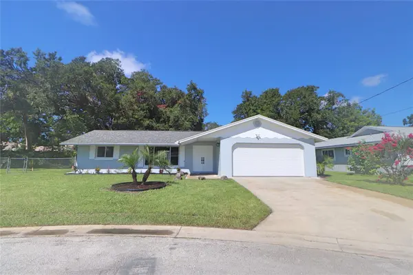 704 Tee CIR, New Smyrna Beach, FL 32168