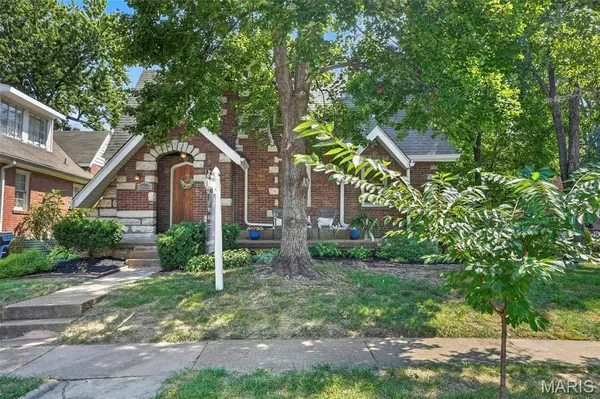 1060 Purdue AVE, University City, MO 63130