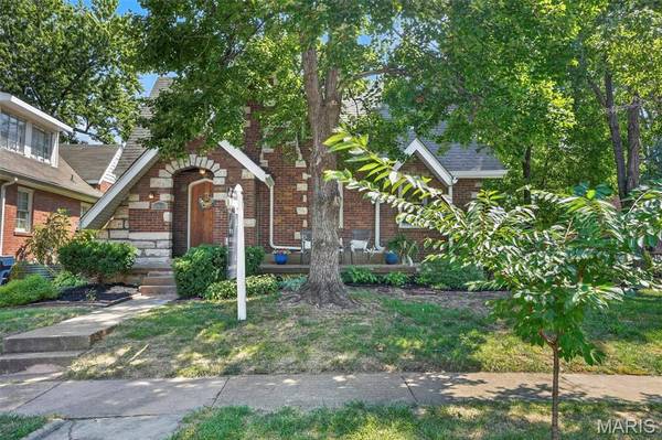 1060 Purdue AVE, University City, MO 63130