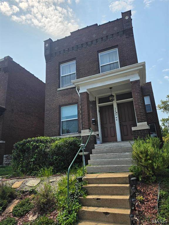 3255 Morganford RD, St Louis, MO 63116
