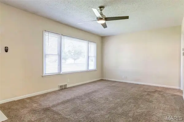 20 La Venta DR, Florissant, MO 63031