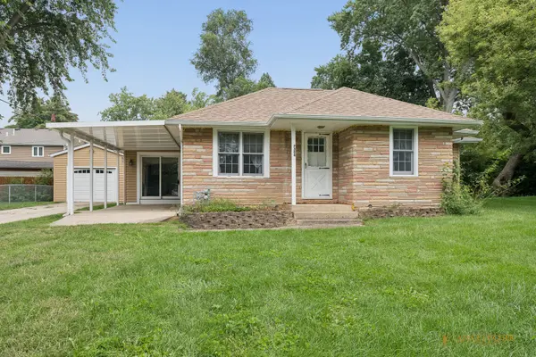 7304 Hiawatha DR, Wonder Lake, IL 60097