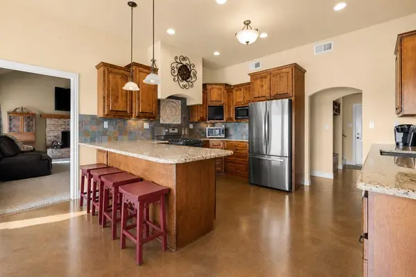 10300 Joseph WAY, Yukon, OK 73099