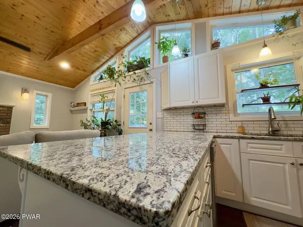 1117 Owl CT, Bushkill, PA 18324