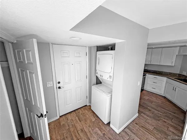 5250 S Huron WAY #10-208, Littleton, CO 80120