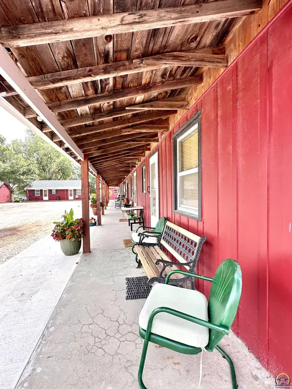 1219 NE Old US Hwy 56, Council Grove, KS 66846