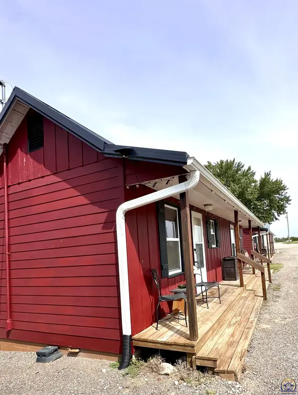 1219 NE Old US Hwy 56, Council Grove, KS 66846