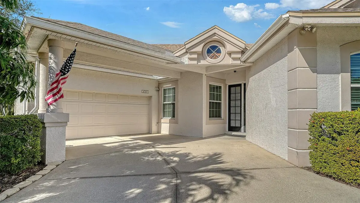 4707 CLIPPER DR, Bradenton, FL 34208