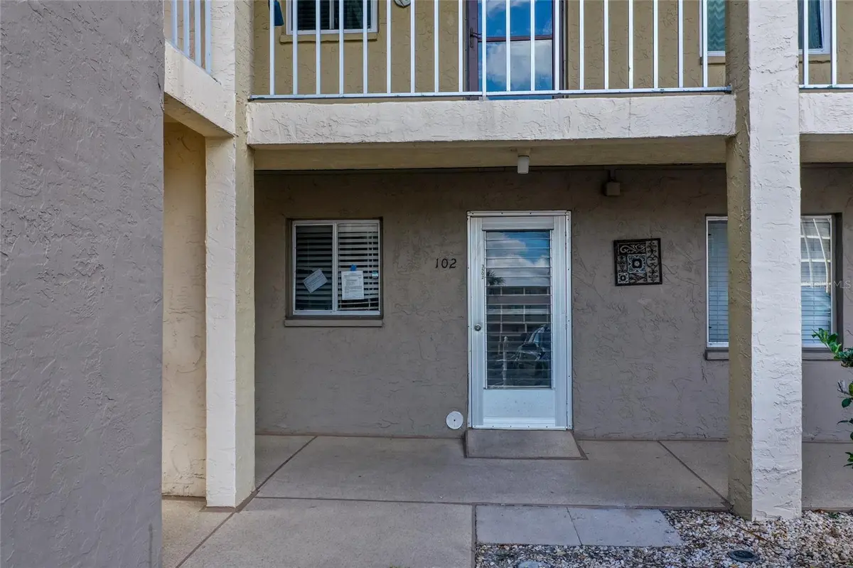 3502 LAKE BAYSHORE DR #K102, Bradenton, FL 34205