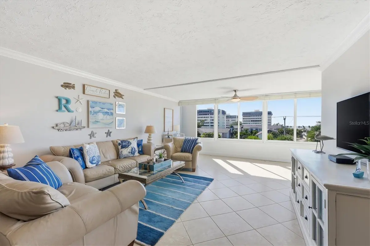 1200 E PEPPERTREE LN #307, Sarasota, FL 34242