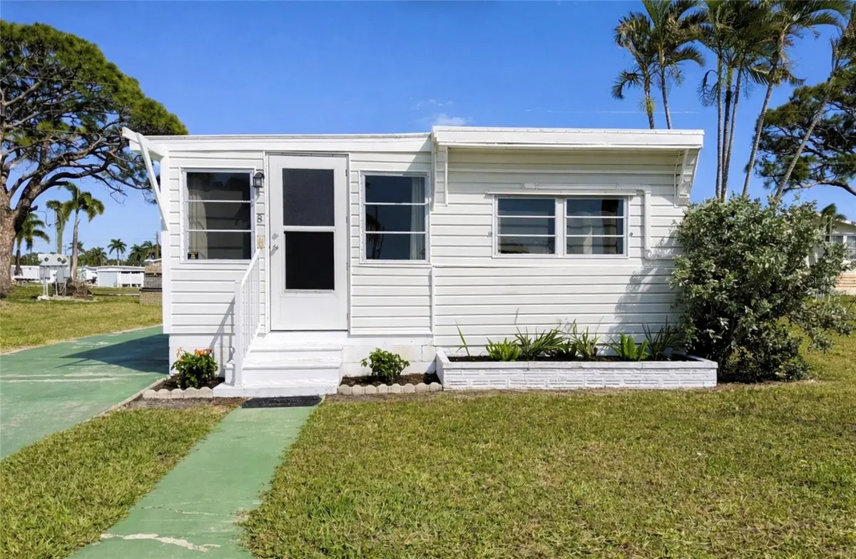 8 6TH ST, Bradenton, FL 34210