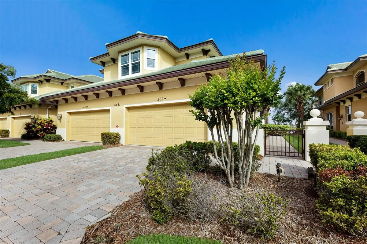6431 MOORINGS POINT CIR #202, Lakewood Ranch, FL 34202