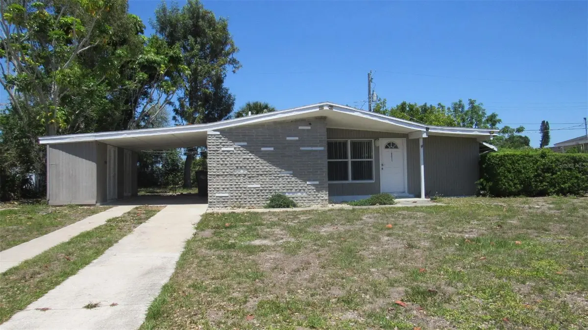 2211 EMORY AVE, Bradenton, FL 34207