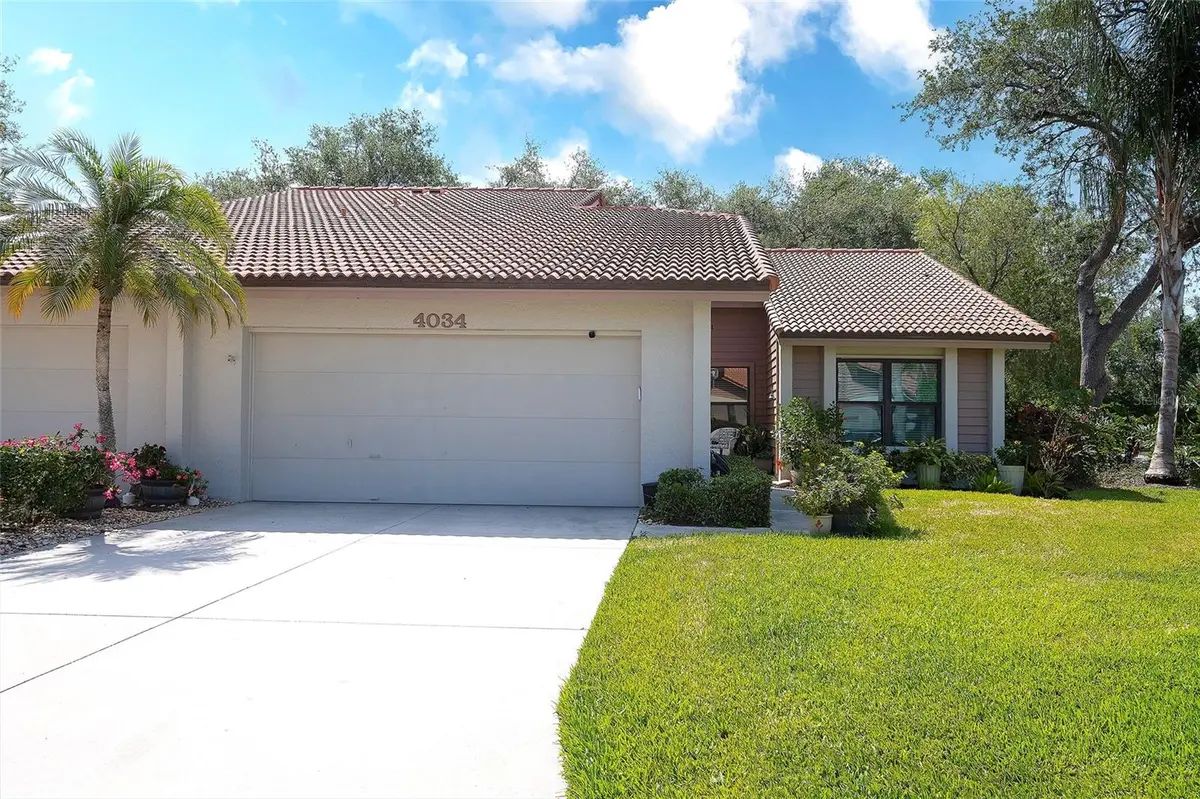 4034 WILSHIRE CIR E #154, Sarasota, FL 34238