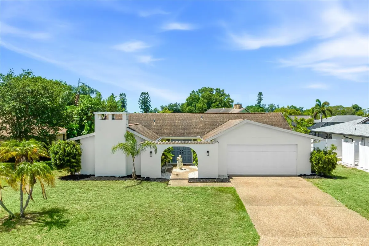 5710 DORAL CT, Sarasota, FL 34238