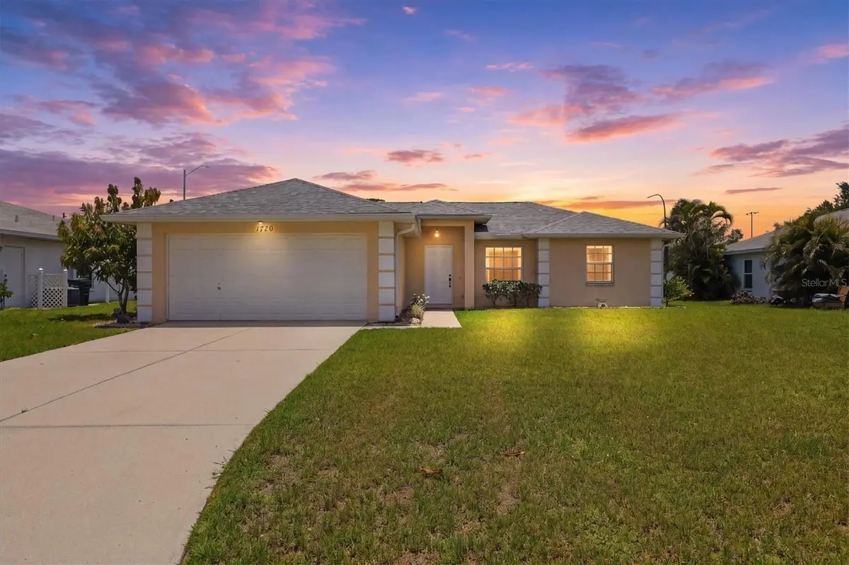 1720 COUNTRY MEADOWS DR, Sarasota, FL 34235