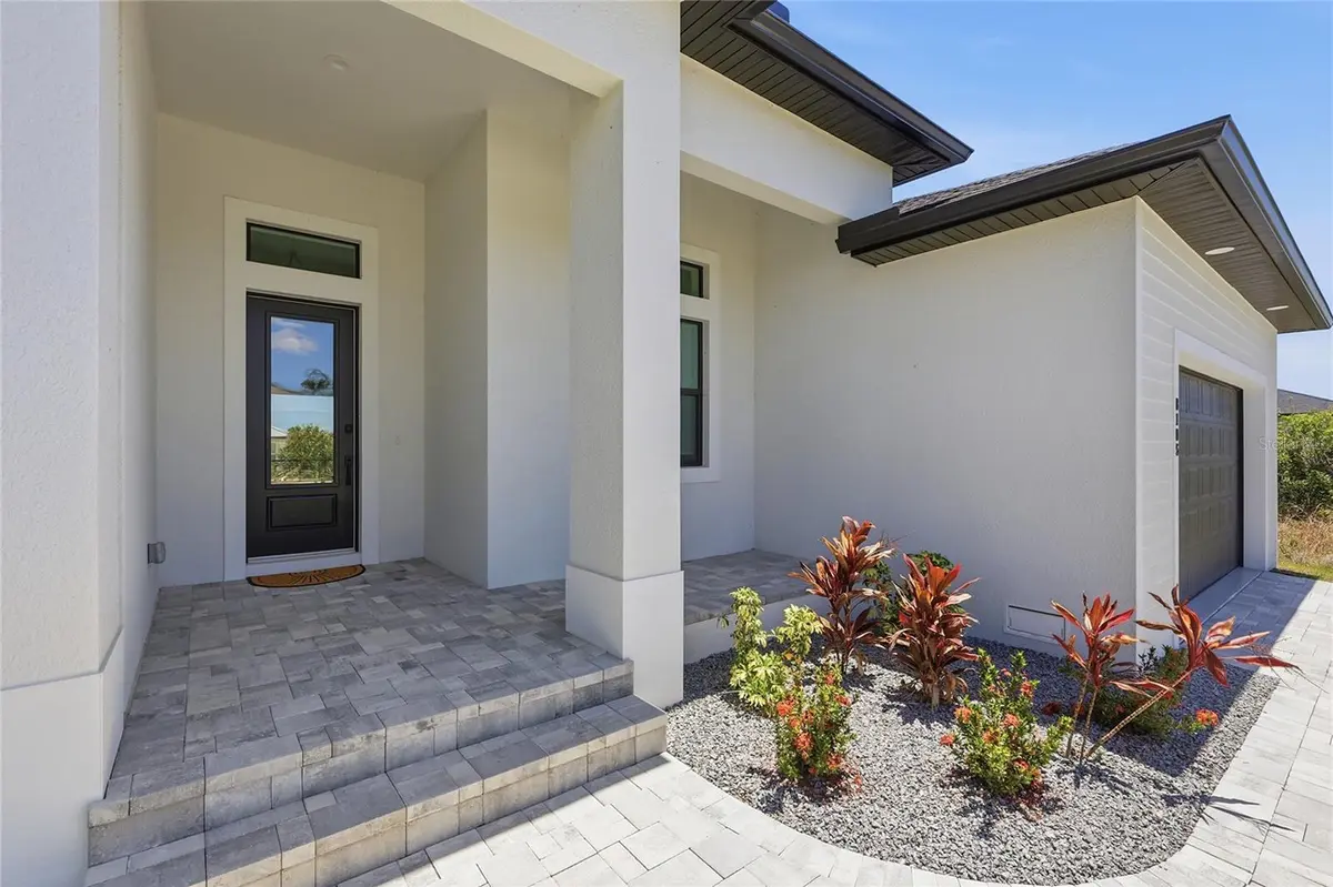 8105 ANTWERP CIR, Port Charlotte, FL 33981