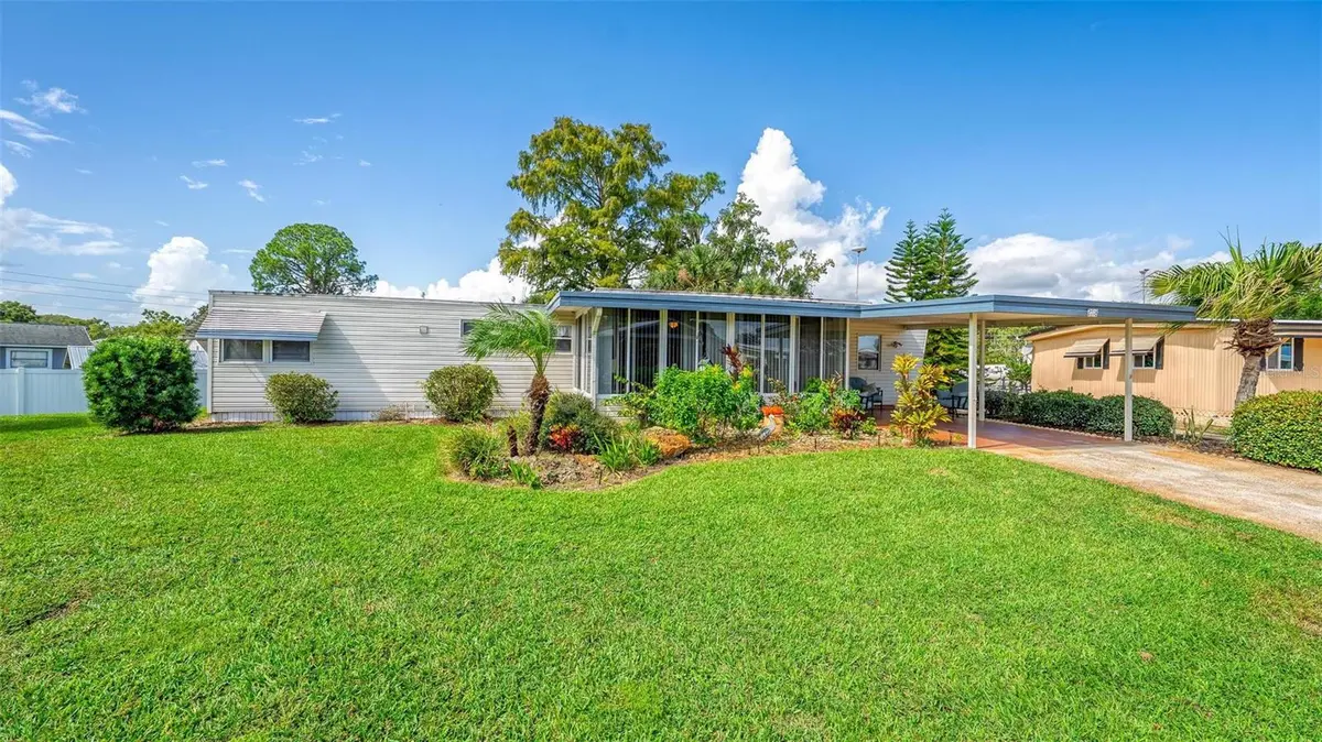 2718 VINDALE RD, Tavares, FL 32778