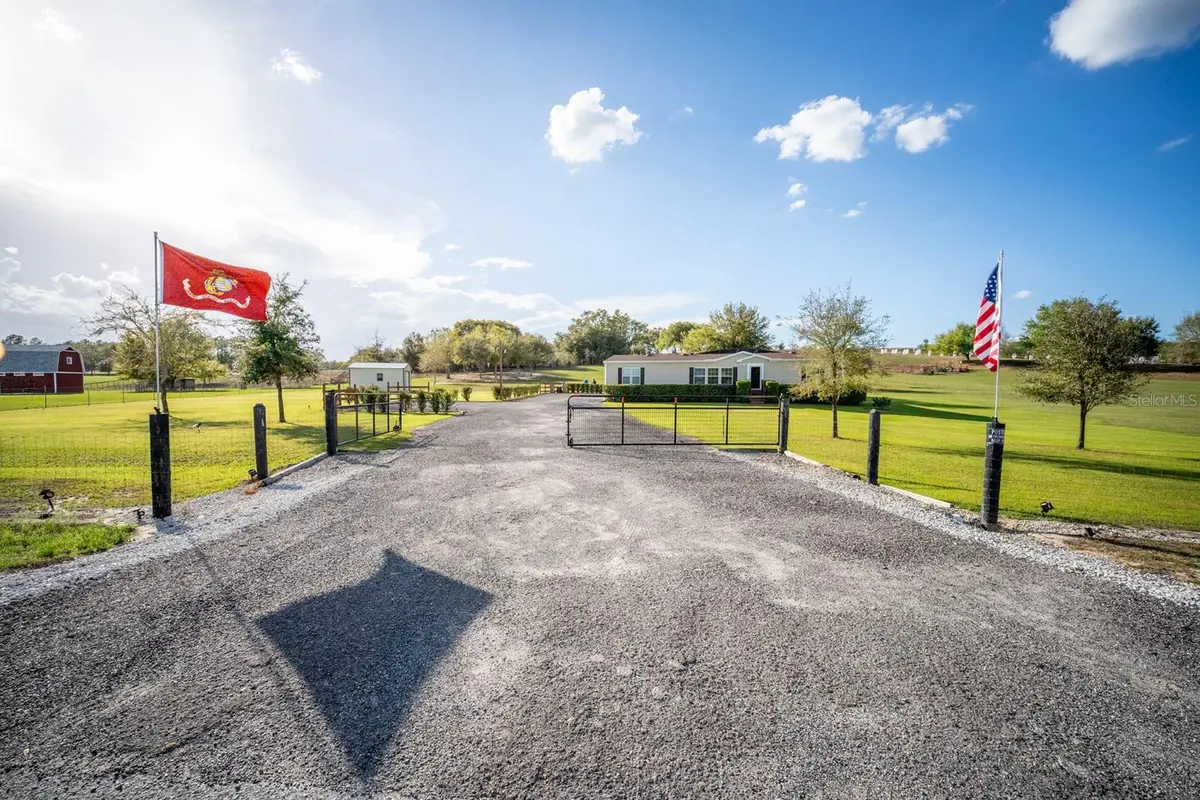 8013 SERGEANT PEPPER DR, Howey In The Hills, FL 34737