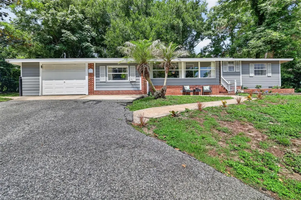 1811 HILLTOP DR, Mount Dora, FL 32757