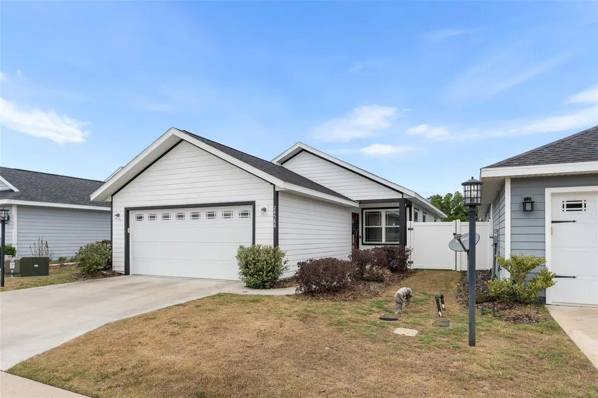 24586 SW 17TH PL, Newberry, FL 32669