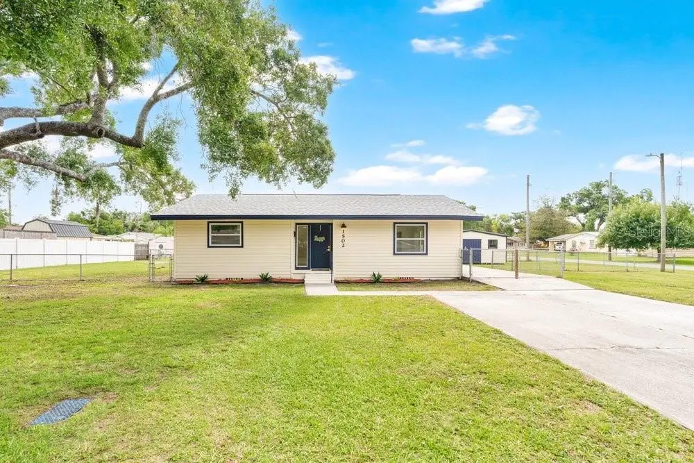 1502 N BRACEWELL DR, Plant City, FL 33563