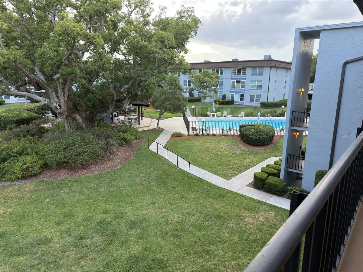333 LAKE HOWARD DR NW #302D, Winter Haven, FL 33880