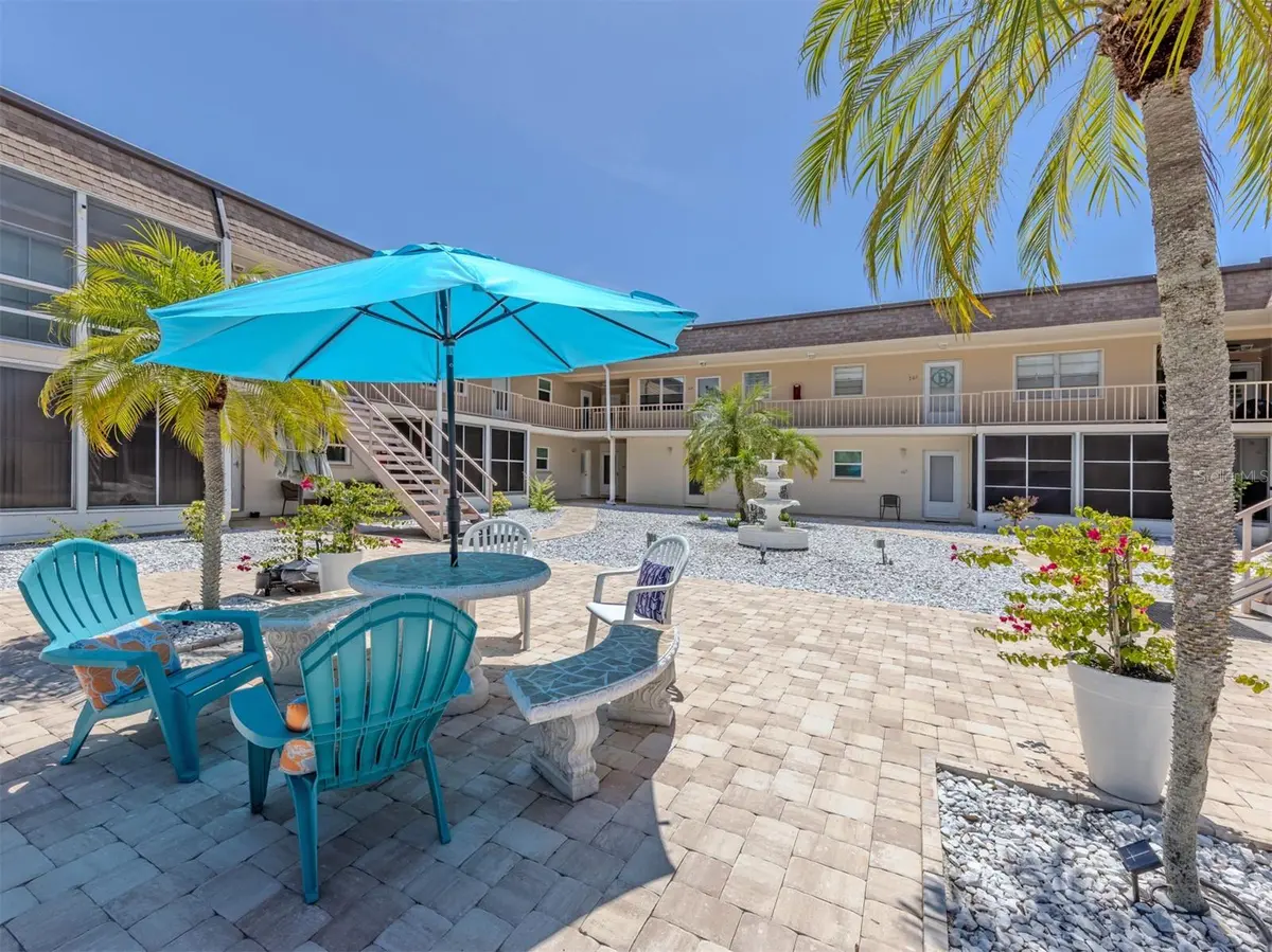 537 MANATEE CT #204, Venice, FL 34285