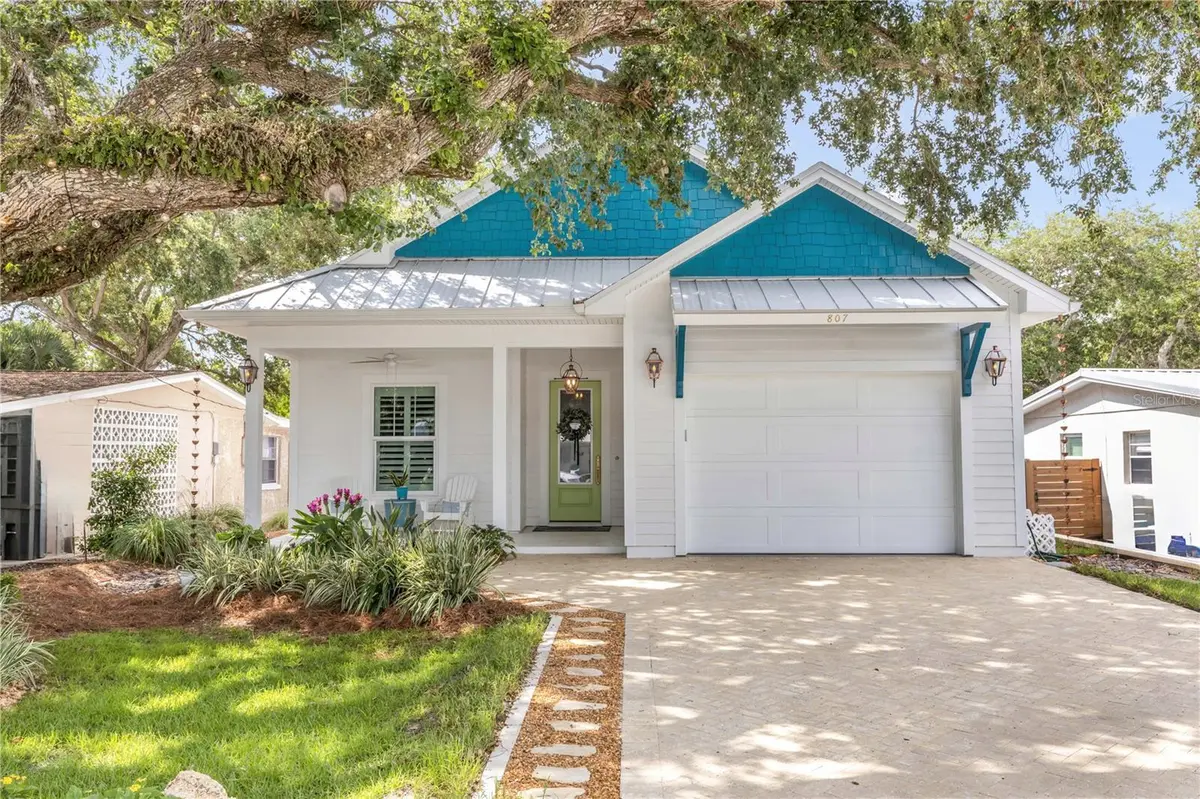 807 E 10TH AVE, New Smyrna Beach, FL 32169