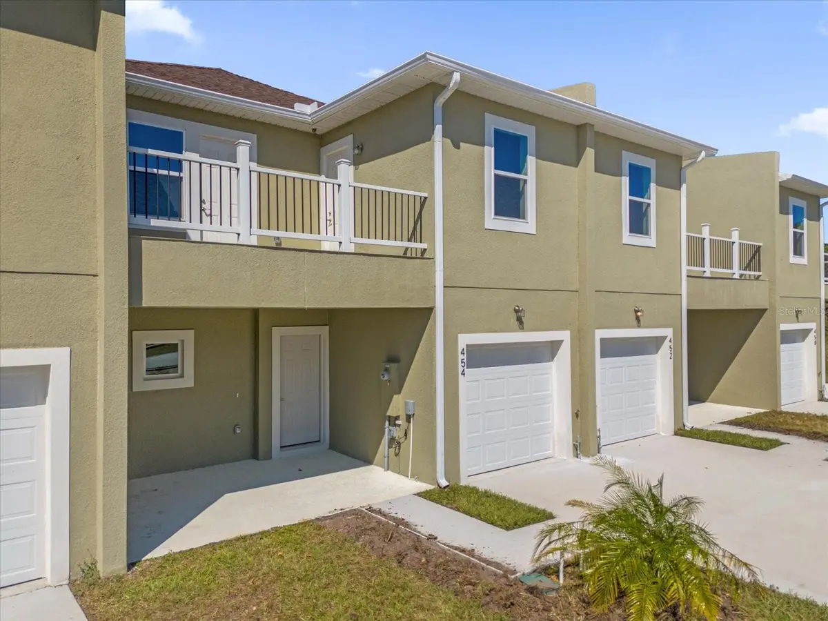 454 LAKE SHORE Pkwy, Davenport, FL 33896
