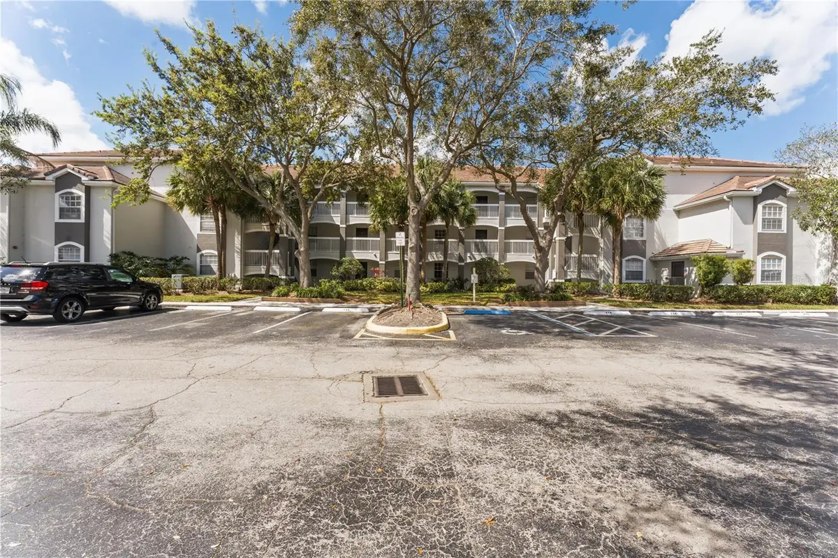 13929 FAIRWAY ISLAND DR #825, Orlando, FL 32837