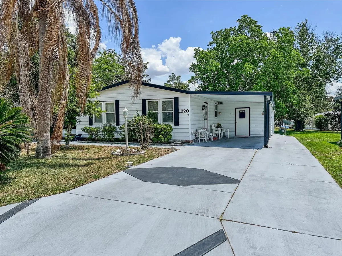 1820 W SCHWARTZ BLVD, Lady Lake, FL 32159