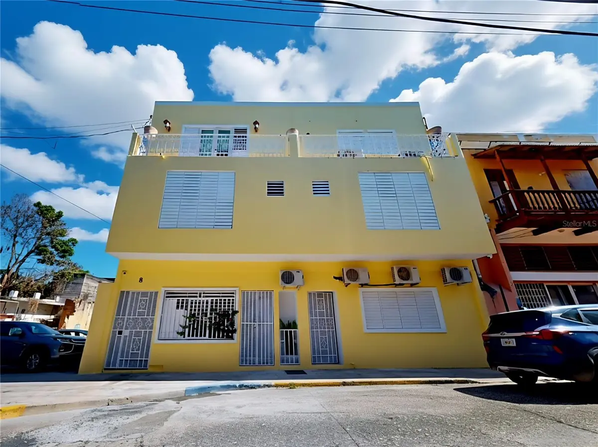 8 CALLE BETANCES, Manati, PR 00674