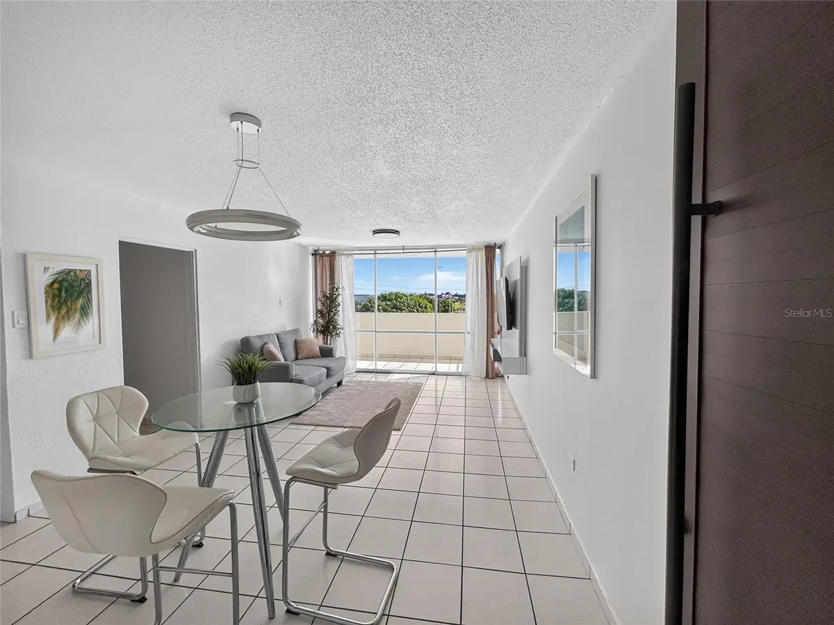 K CONDOMINIO INTERSUITES #APT 5, Carolina, PR 00979