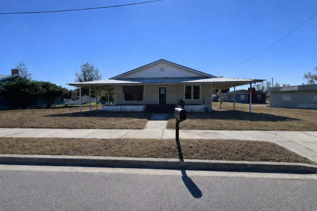 611 W BROADWAY ST, Fort Meade, FL 33841