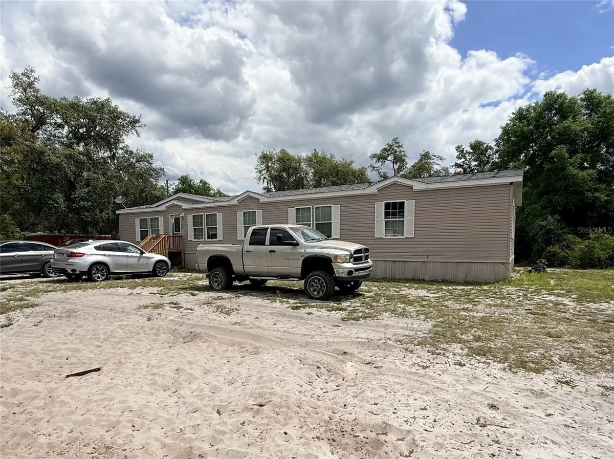 21520 SE 147TH LN, Umatilla, FL 32784