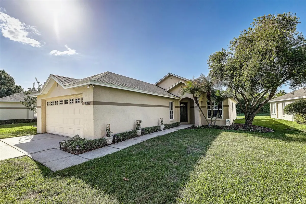 2002 ROCKY POINTE DR, Lakeland, FL 33813