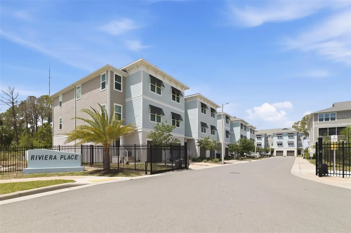 1225 SAVONA DR NE, St Petersburg, FL 33702