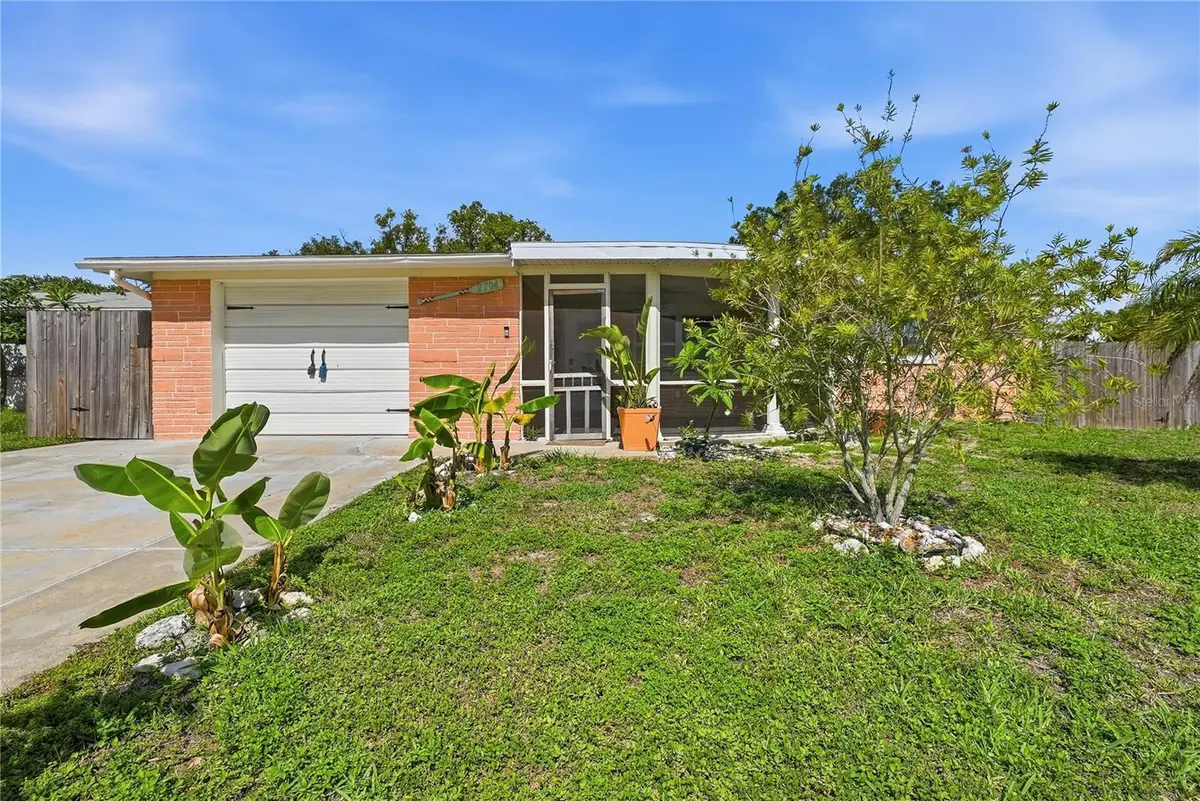 2704 LAWN PL, Holiday, FL 34691