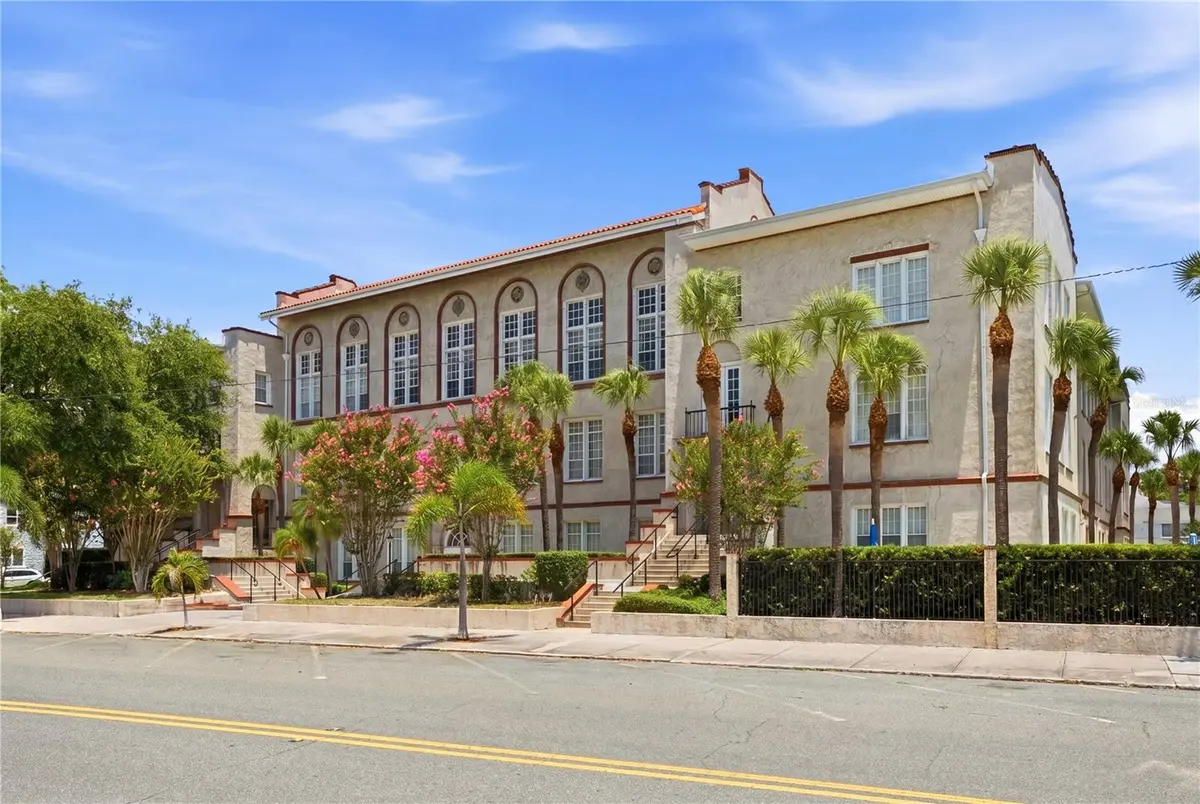 701 MIRROR LAKE DR N #202, St Petersburg, FL 33701