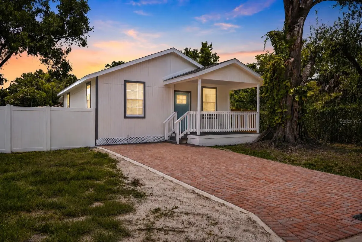 7608 N HUNTLEY AVE, Tampa, FL 33604
