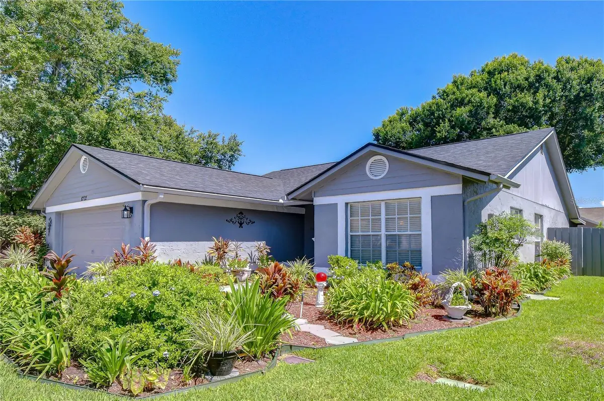 8702 HAMPDEN DR, Tampa, FL 33626