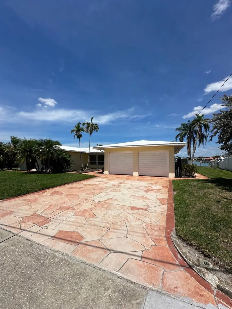 732 PRUITT DR, St Petersburg, FL 33708