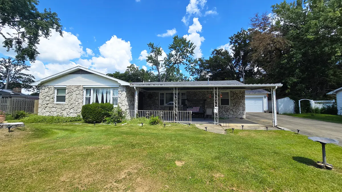 18 Bonanza DR, Centralia, IL 62801