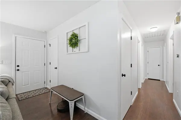 413 SE Annette ST, Lee's Summit, MO 64063